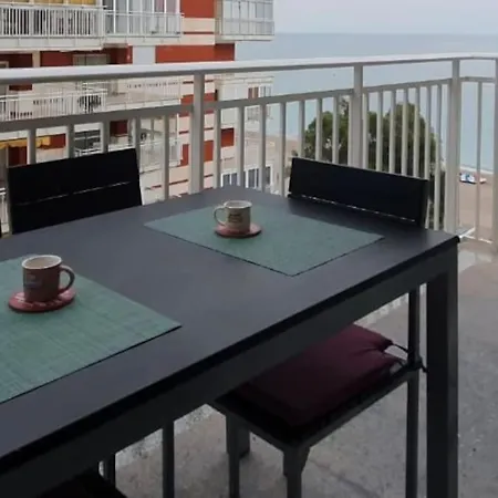 Fully-equipped, Ideal Beach-front *