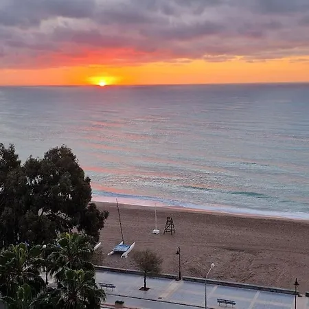 Fully-equipped, Ideal Beach-front